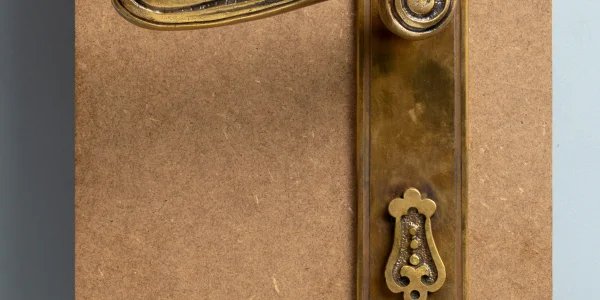 Szecessziós lakóház (az ún. Szedő–ház) kilincse és pajzsa