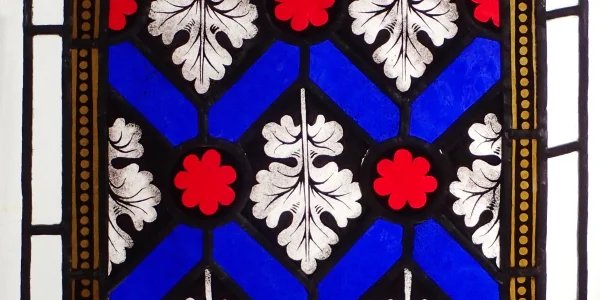 14–15. századi eredetű neogótikus stílusú  üvegablak rekonstrukciója mintalap alapján