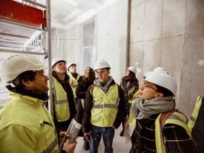 Látogatás az újjáépülő Vöröskereszt-székházban