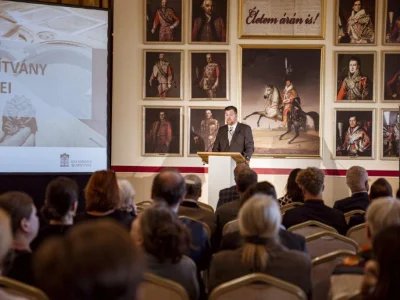 „Művészet és iparosság” – előadások a művészi igényű kézműves mesterségek tárgykörében – konferencia-beszámoló